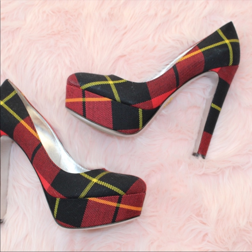 Holiday Prada Never Worn Plaid Stacked Heel - Picture 5 of 10
